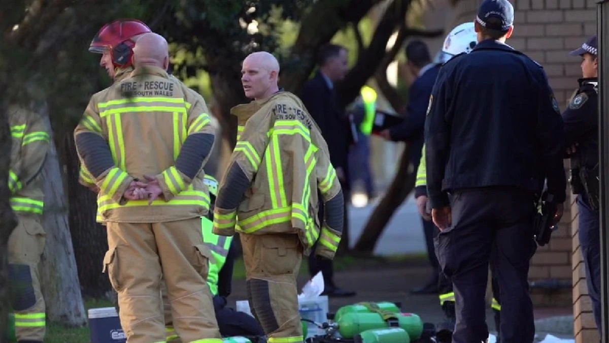 Woman dies after being pulled from Sydney unit fire