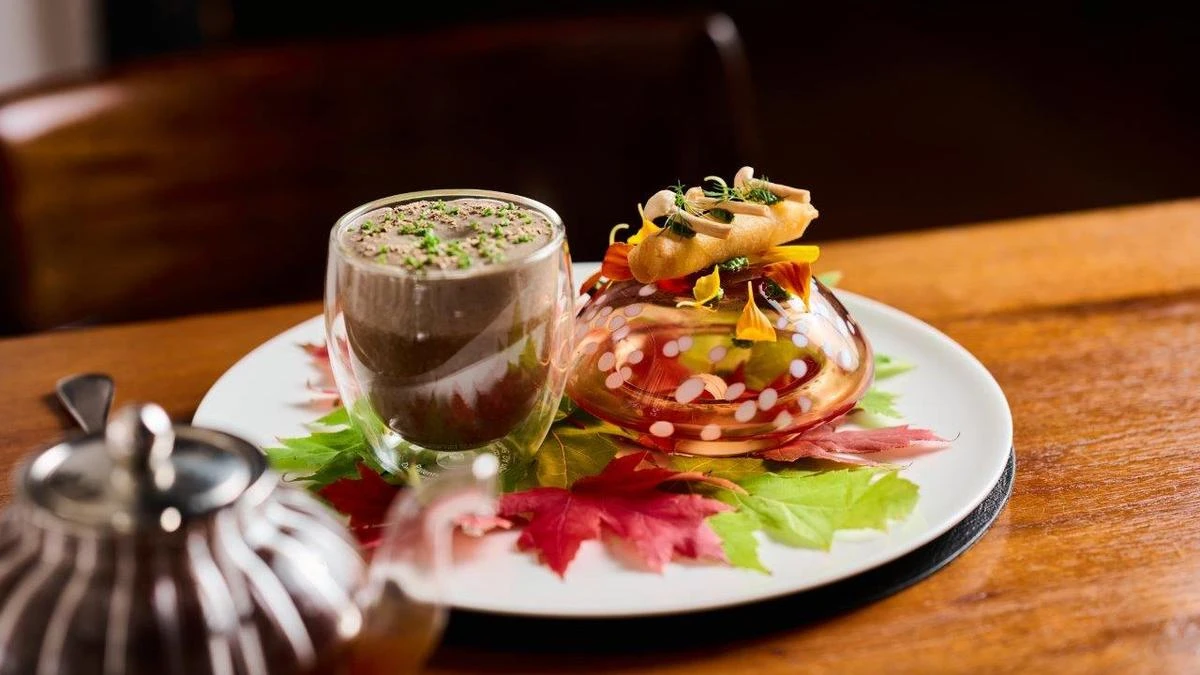 Clement Chauvin celebrates Bastille Day with baked chocolate mousse