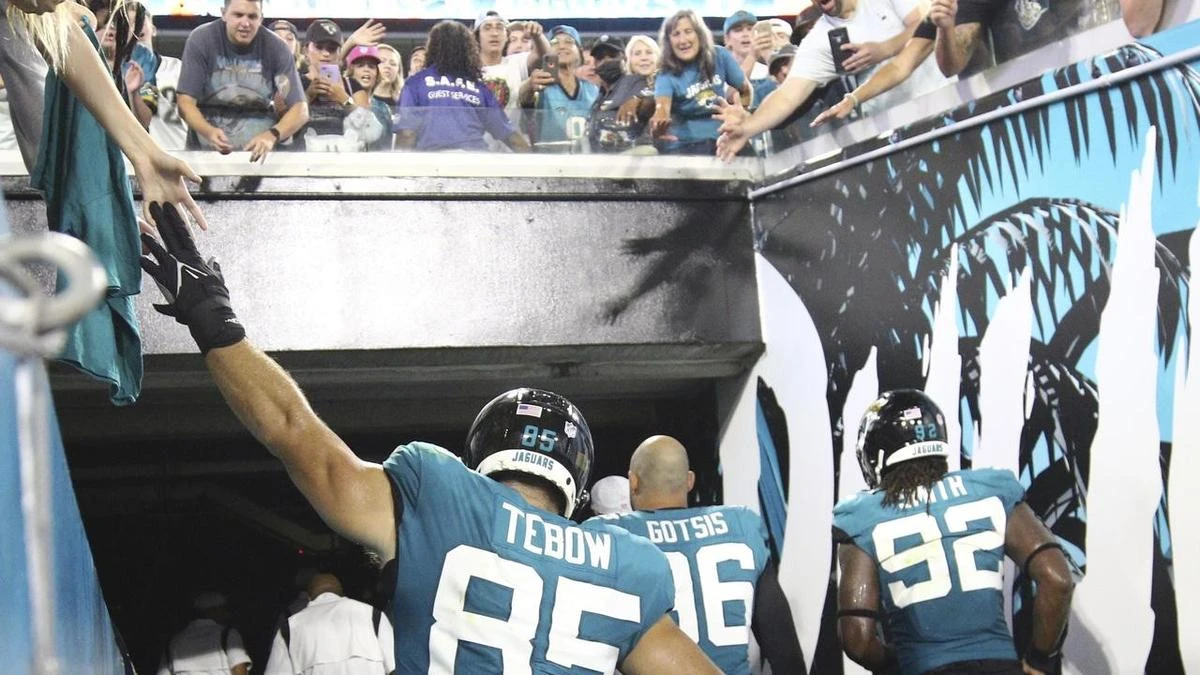 NFLTebow's NFL comeback over after cut