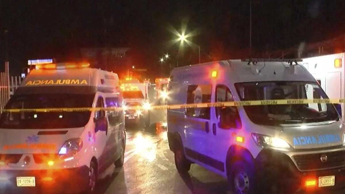 Children among at least 23 killed in Day of the Dead discount store blaze