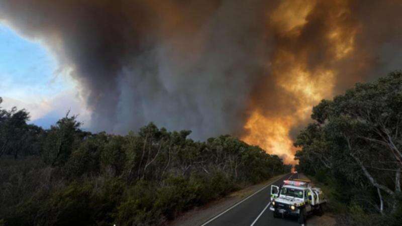 Fresh threat looms after thousands evacuated over devastating bushfires