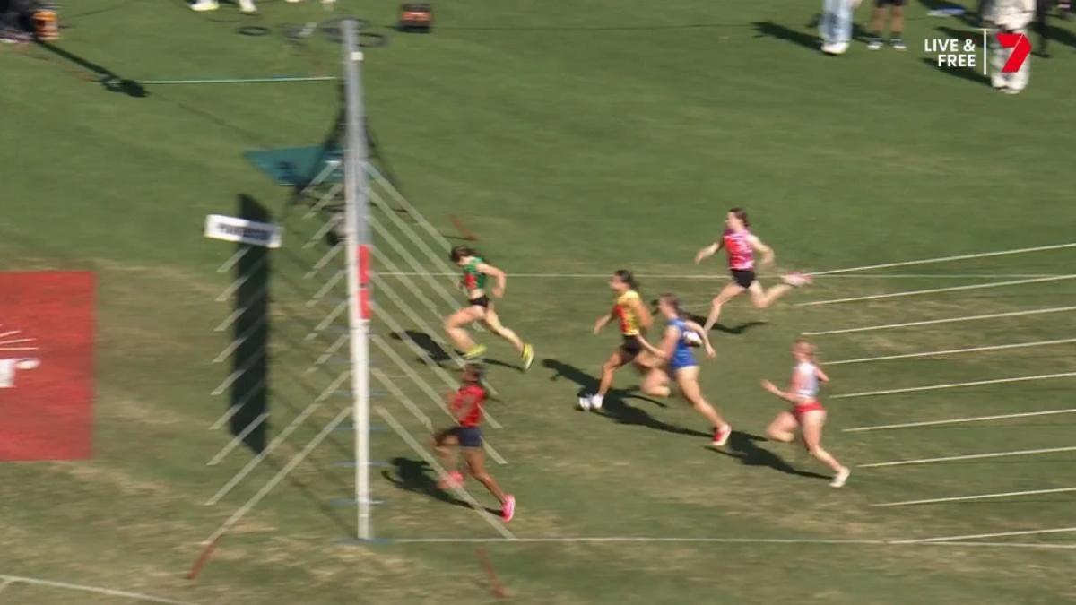 American superstar ‘comes from the clouds’ in Stawell Gift epic