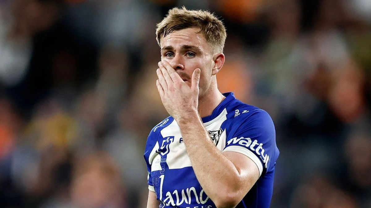 Young star booed relentlessly as Dogs crash to another loss