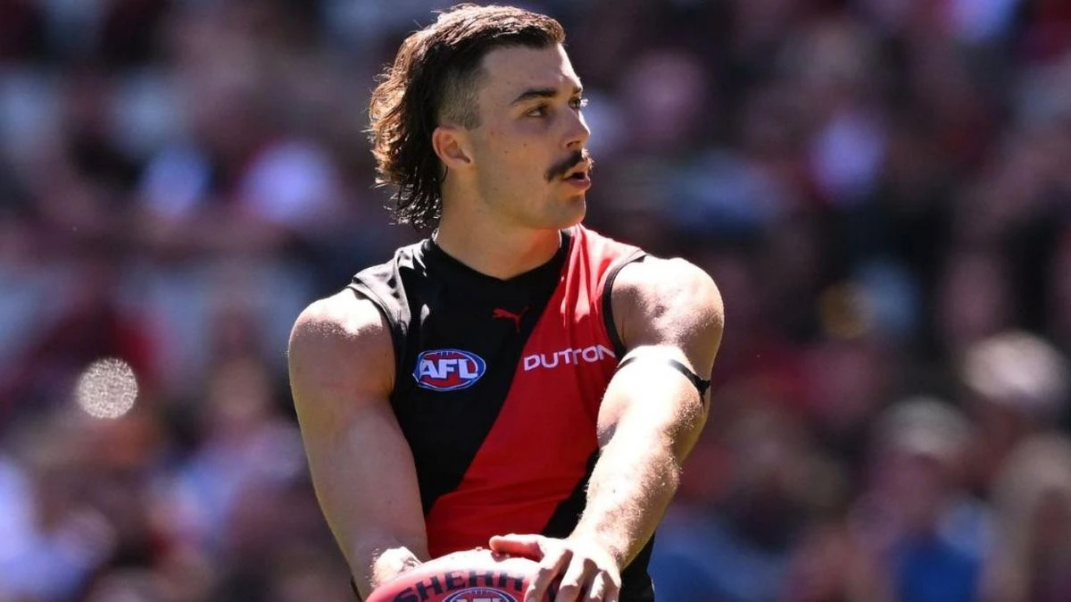 Essendon coach addresses rival’s play for club cult hero