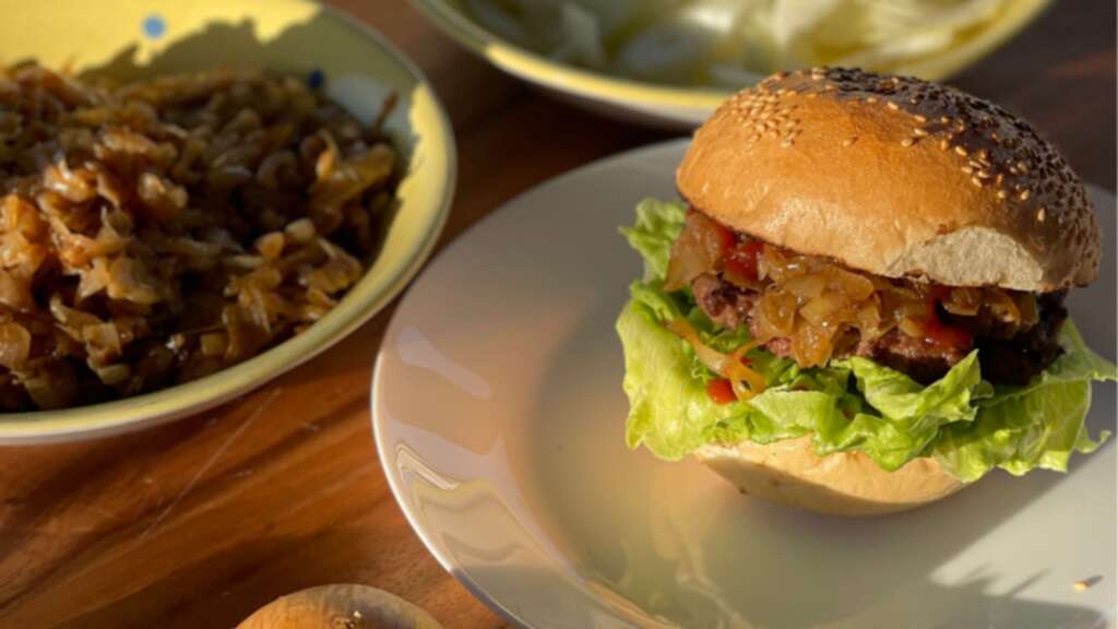 Mary Kalifatidis shares her easy recipe for delicious Aussie smashburgers