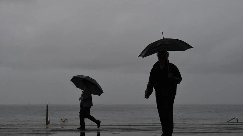 Sydney braces for more wet weather to wash out long weekend