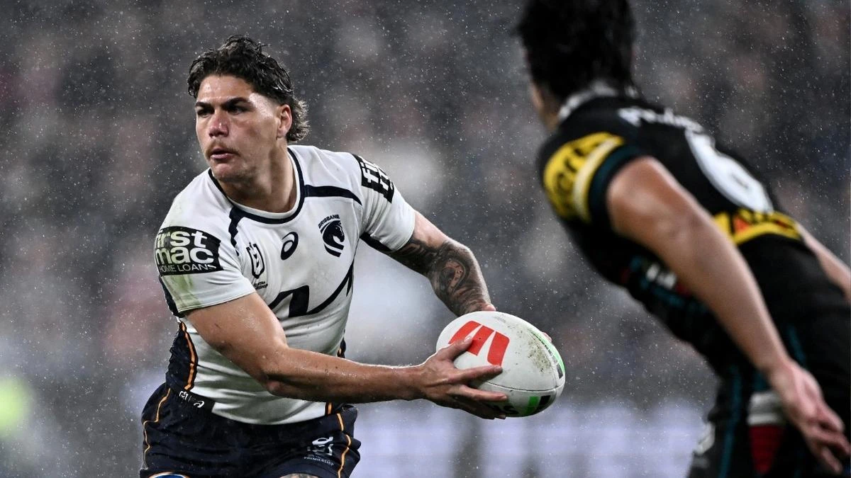 Walsh wizardry downs Penrith to keep Broncos’ finals hopes alive