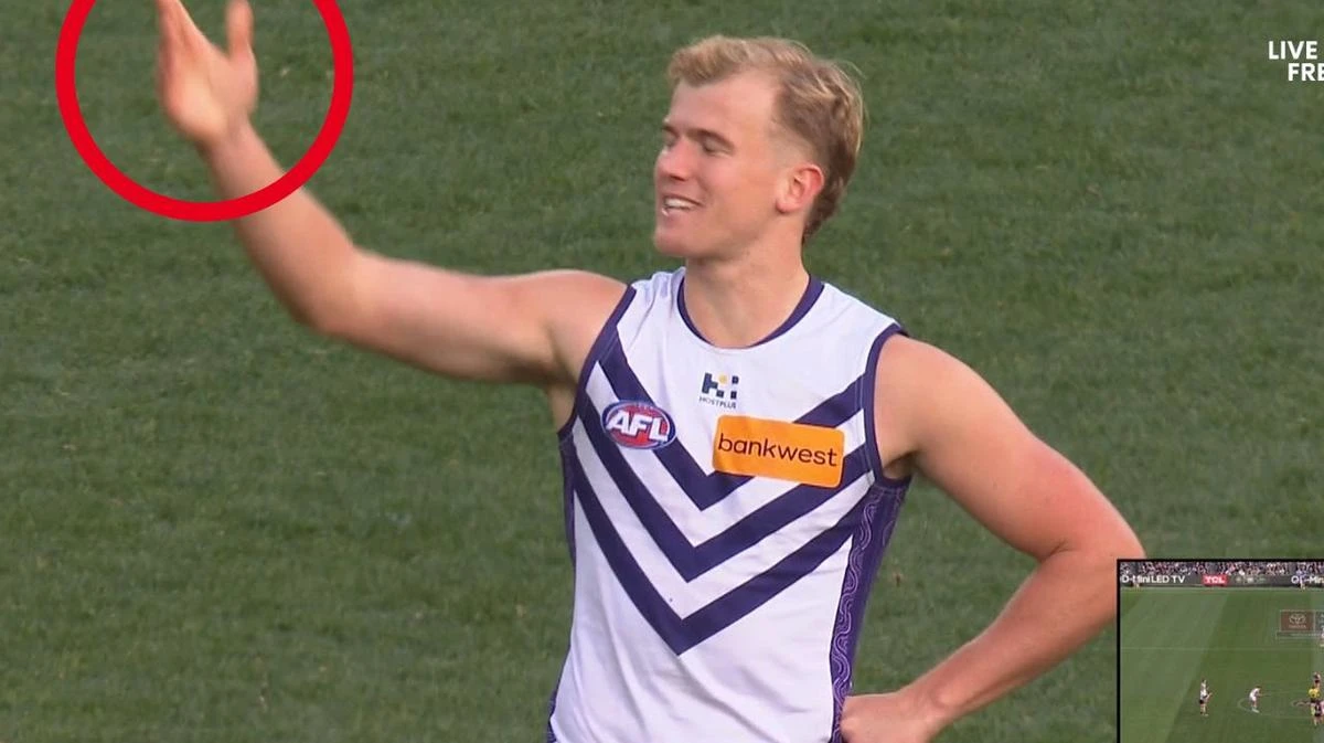 Commentators blow up over ‘ridiculous’ 50m penalty for dissent