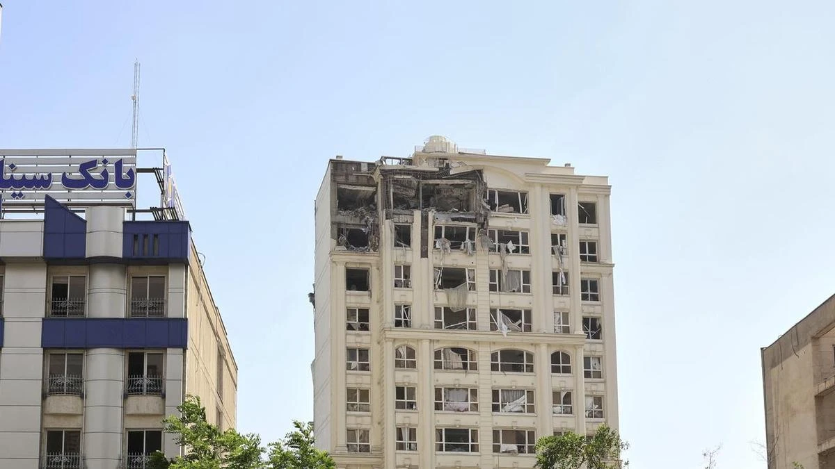 Iran retaliates with wave of missiles after promising to inflict ‘crushing’ attack on Israel