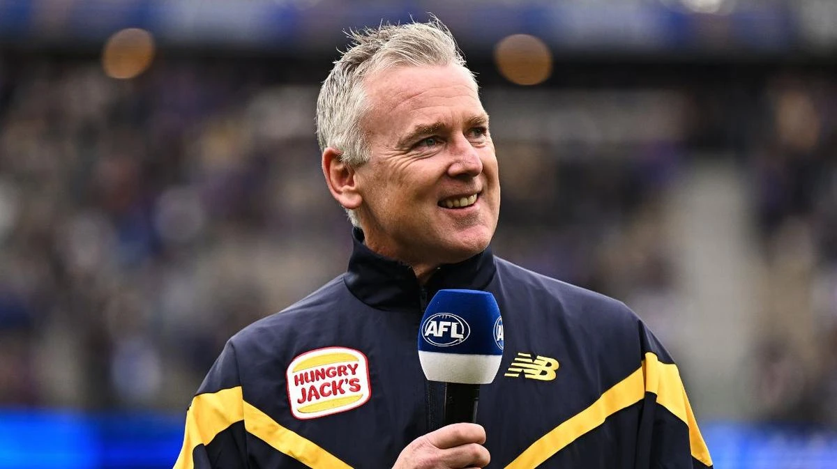 Adam Simpson makes ‘clear’ career decision ahead of coach hunt