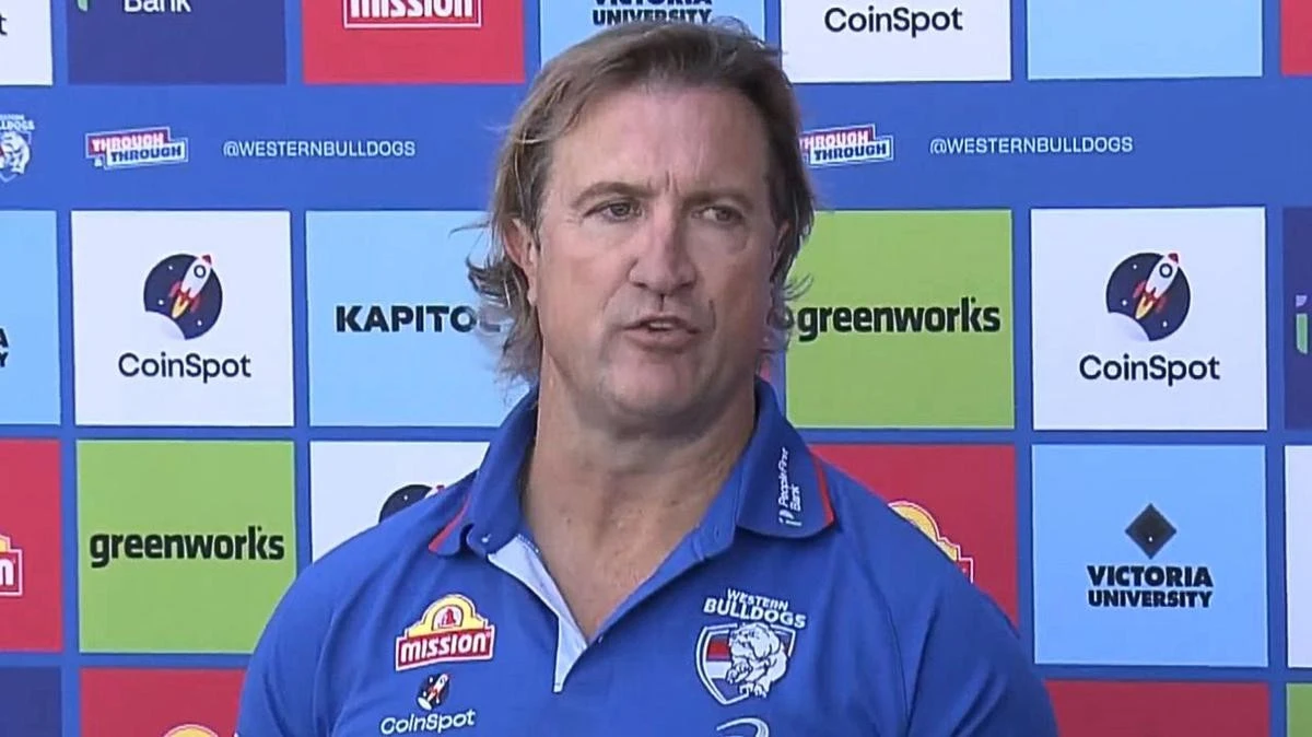Luke Beveridge rips apart Hawthorn champion Jordan ‘scoop’ Lewis