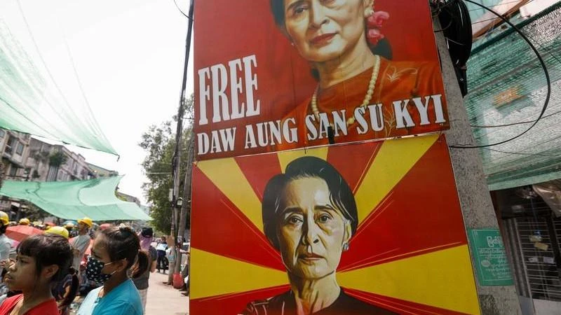 Suu Kyi thanks people for birthday wishes