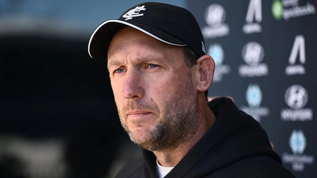 Carlton interim coach makes immediate call on replacing Voss