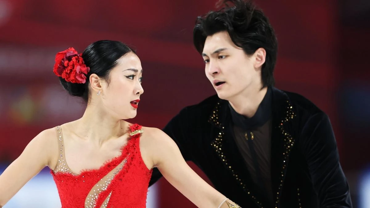 Investigation launched after Chinese athletes spotted with ‘inappropriate’ toy