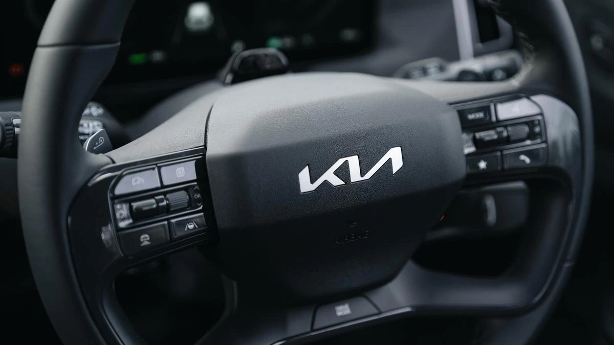 Kia won't extend warranty to best Hyundai
