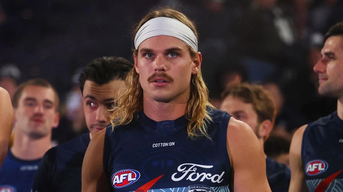 AFL warns ‘role model’ Bailey Smith over social media activity
