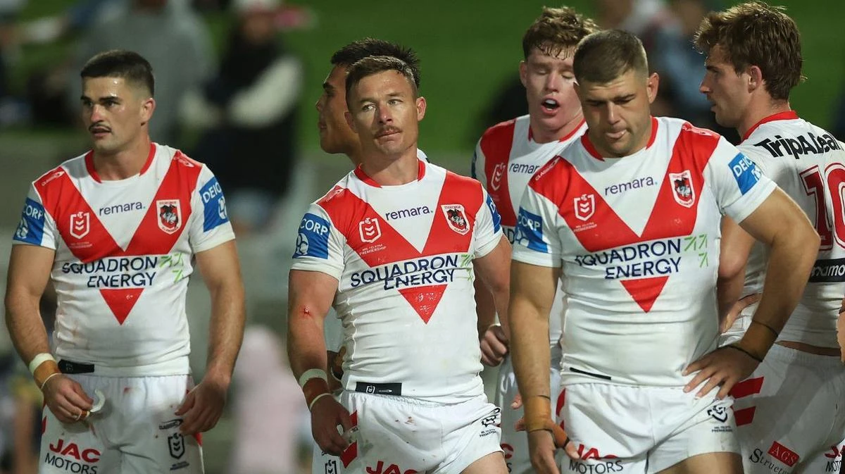 Dragons booed off as pressure mounts on under-fire coach