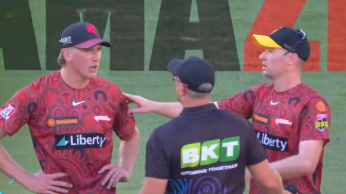 BBL umpire ejects two players from the game in ‘outrageous’ scene