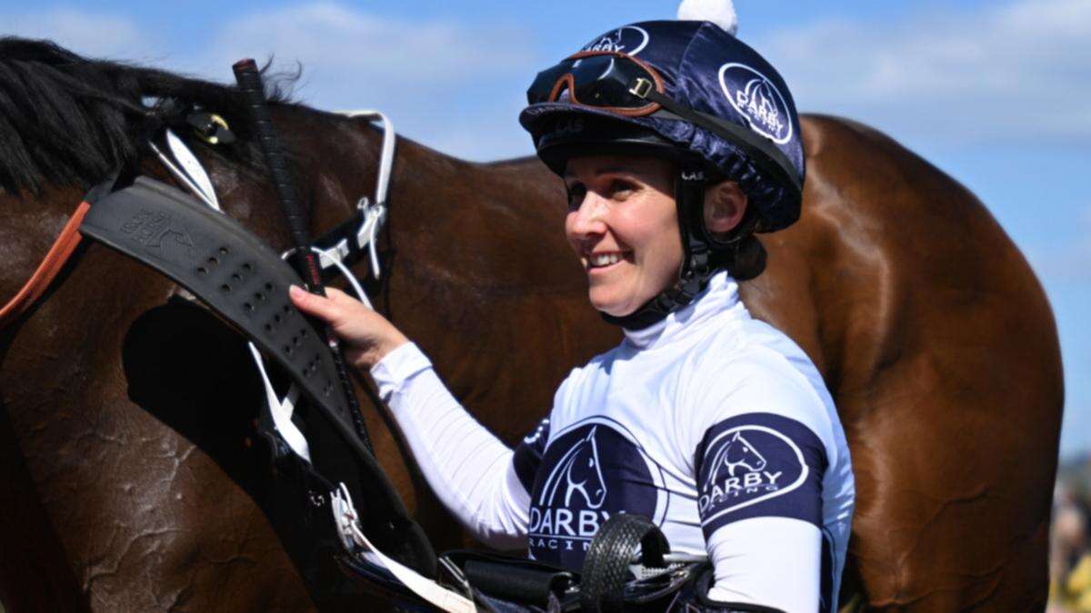 Globe-trotting champion books last-minute Melbourne Cup ride