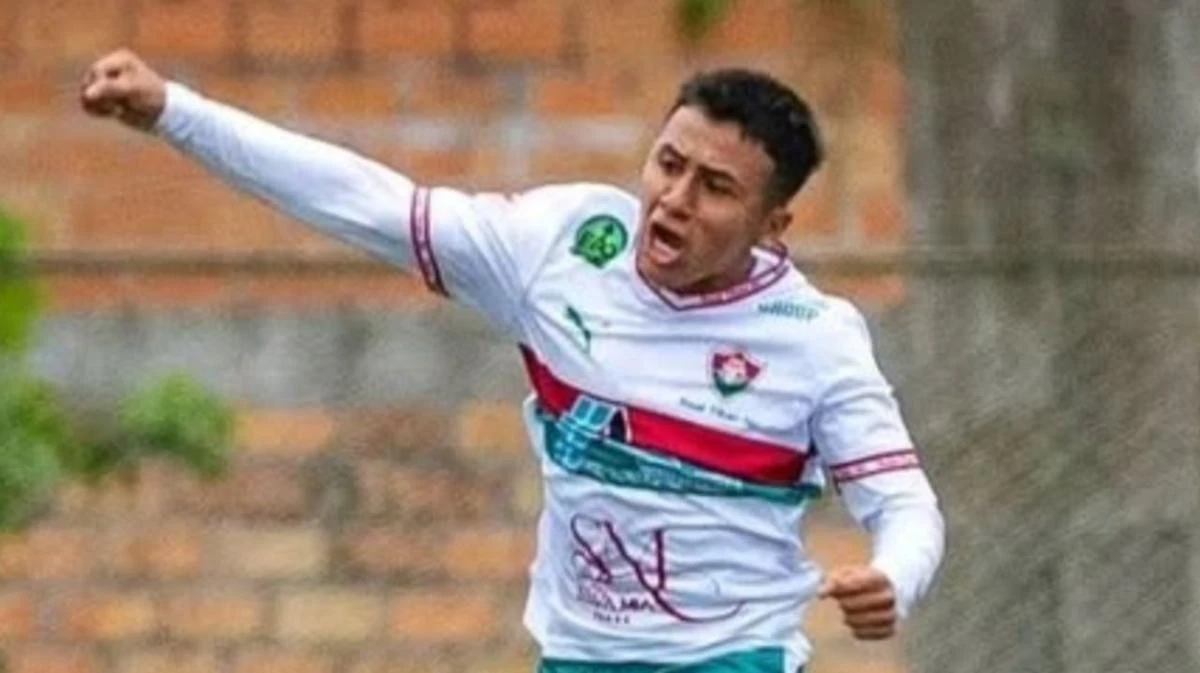 Tributes flow after tragic death of 21-year-old footballer