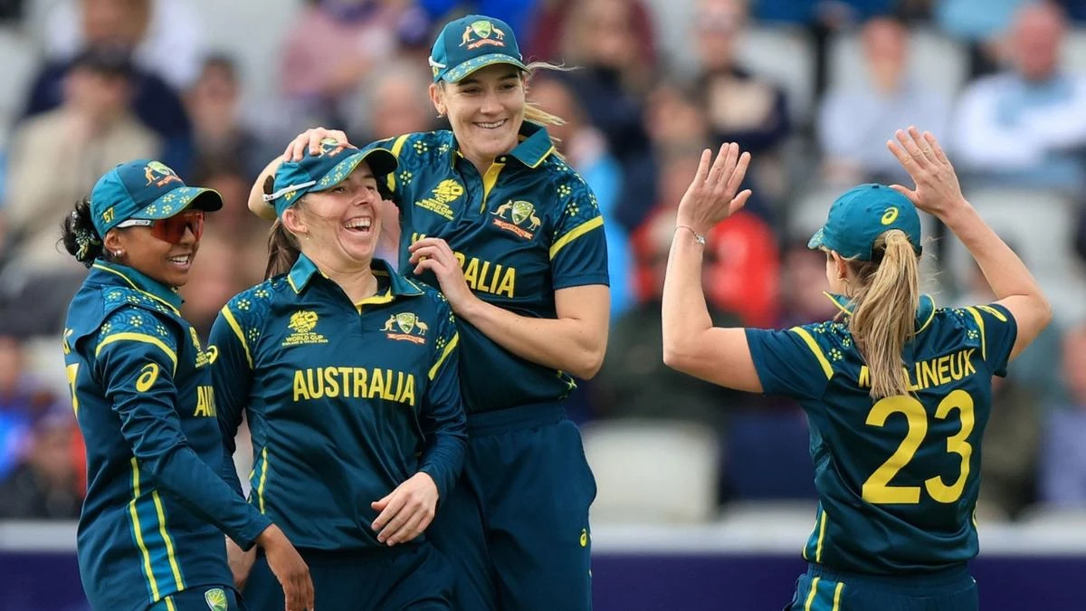 Aussies send powerful message to start World Cup on a high