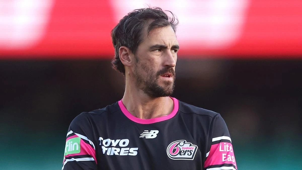 Mitchell Starc forced to issue personal statement on persistent claims