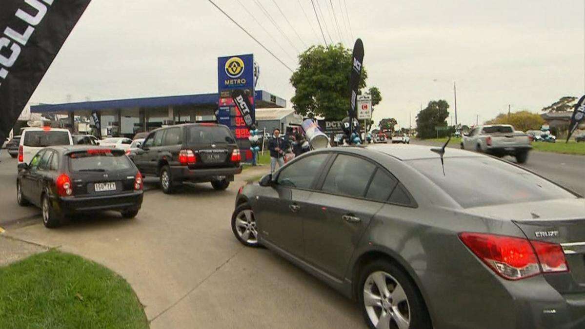 Hundreds of drivers form long queues to snap up 99c fuel