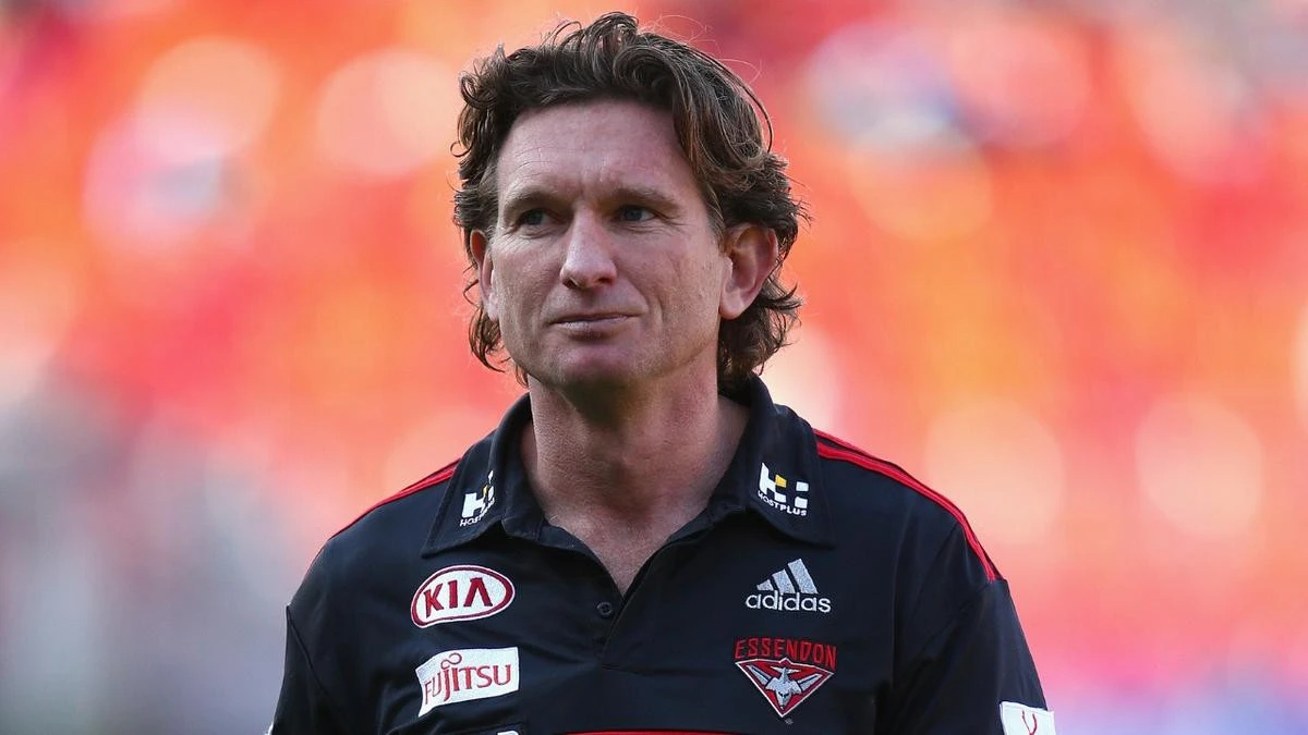 ‘Naive’ Brad Scott sounds James Hird alarm for Essendon applicants