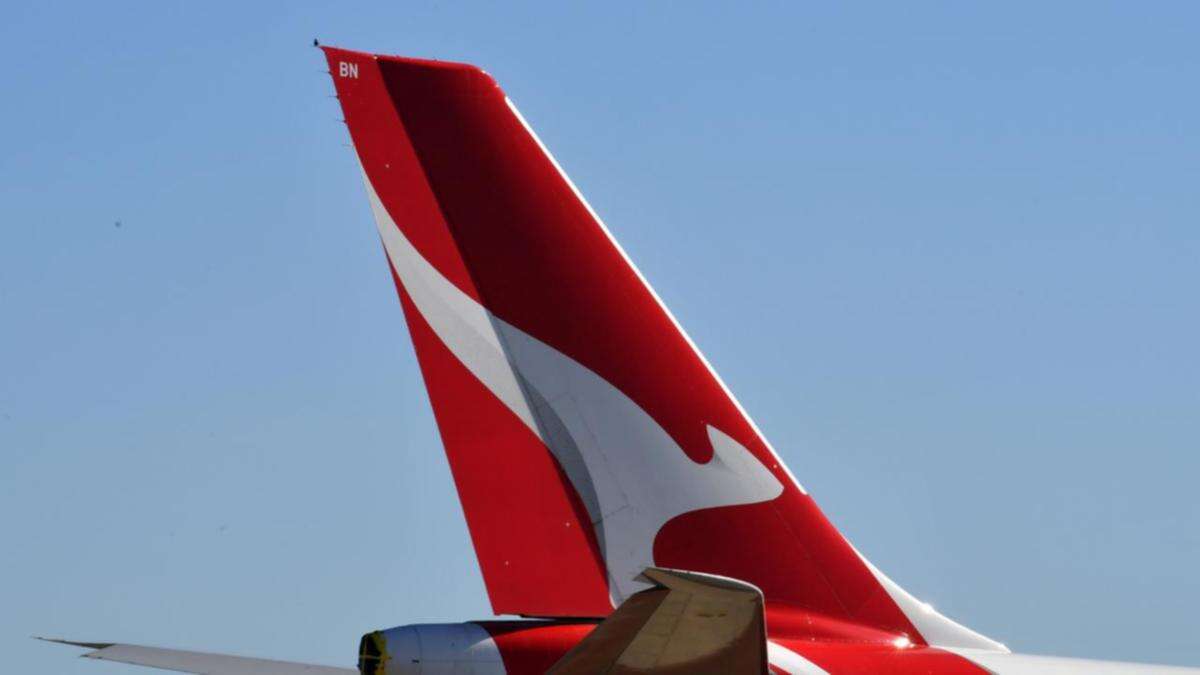 Thousands of travellers told to prepare for delays as hundreds of Qantas employees strike