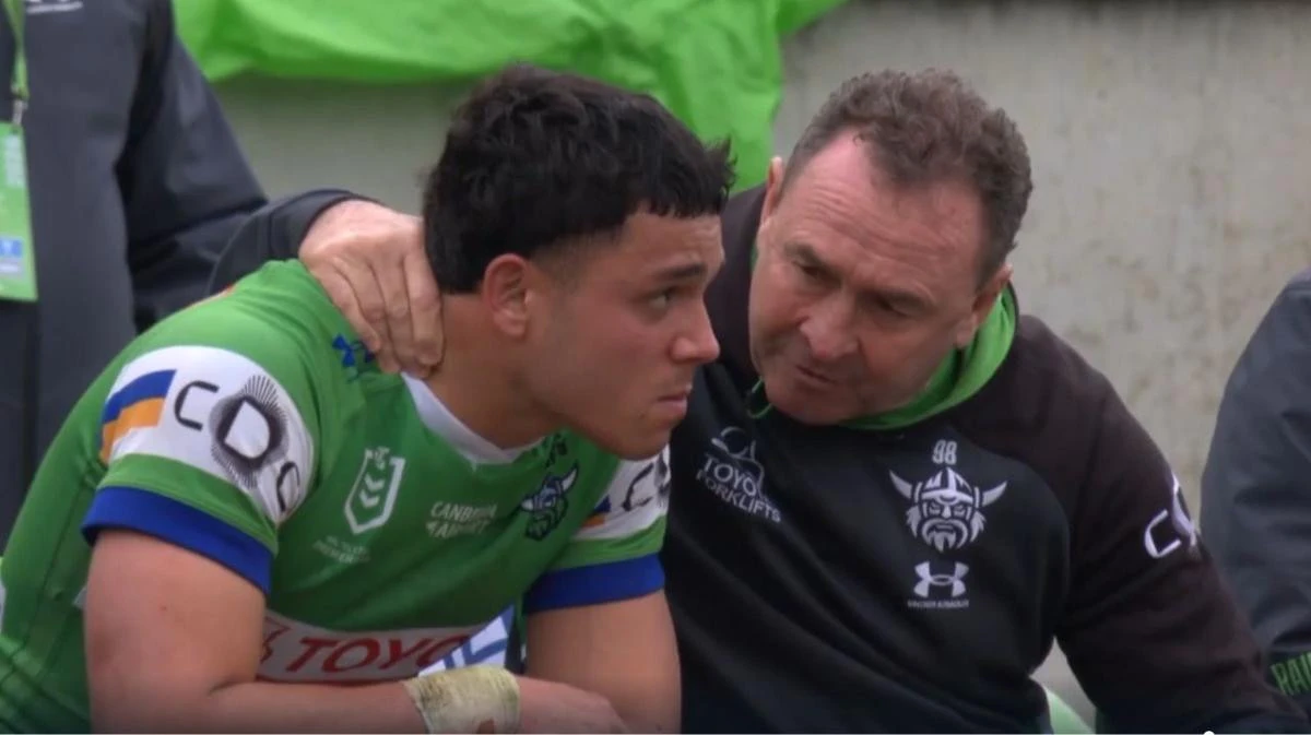 Ricky Stuart consoles young gun after brutal mid-game call