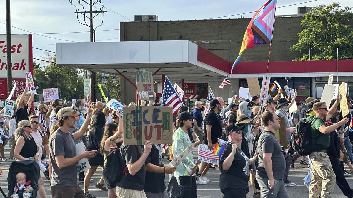 Protester shot dead at anti-Trump 'No Kings' rally