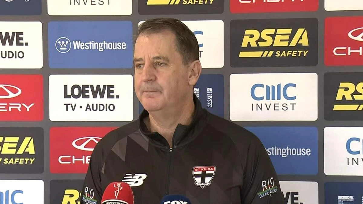 Ross Lyon shuts down talk on media etiquette: ‘No relationship’