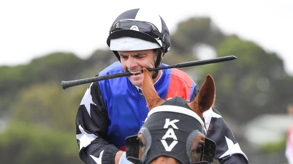 Veteran jockey out of action after bombshell fight with rival hoop