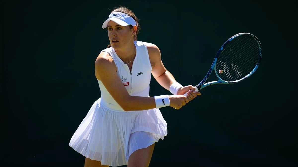 Aussie favourite takes unwanted Wimbledon feat in opening hours