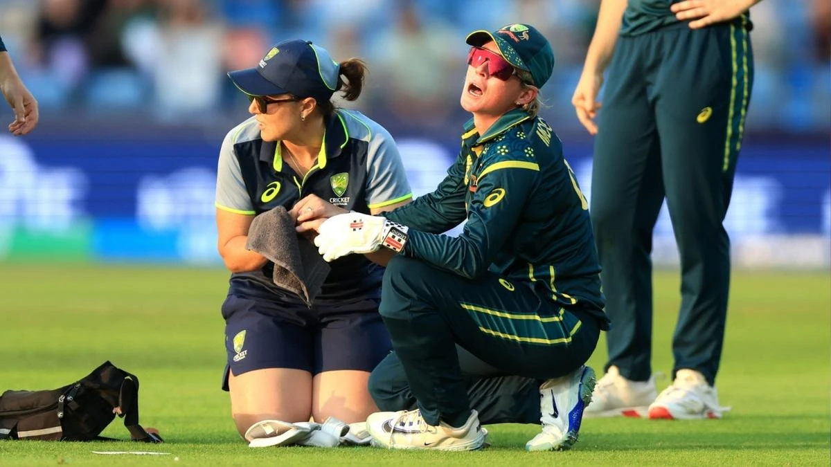 Wicketkeeper suffers double injury blow in Aussie World Cup win