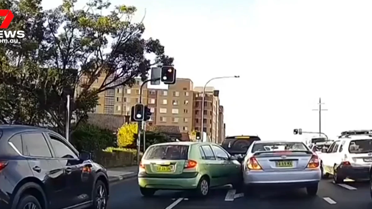 Internet DIVIDED over Sydney driver’s cheeky stunt - before it ended it a smash up