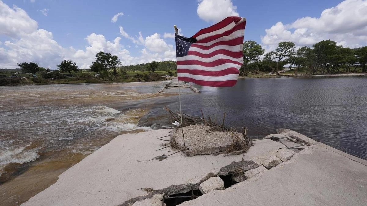 Crews comb flood-stricken Texas for 170 missing people