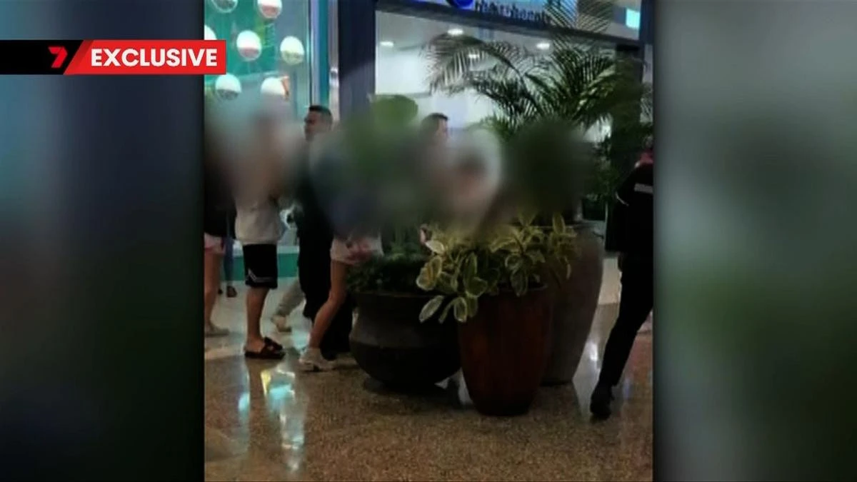 Shocking footage of teen girl allegedly attacking cop in shopping centre fight