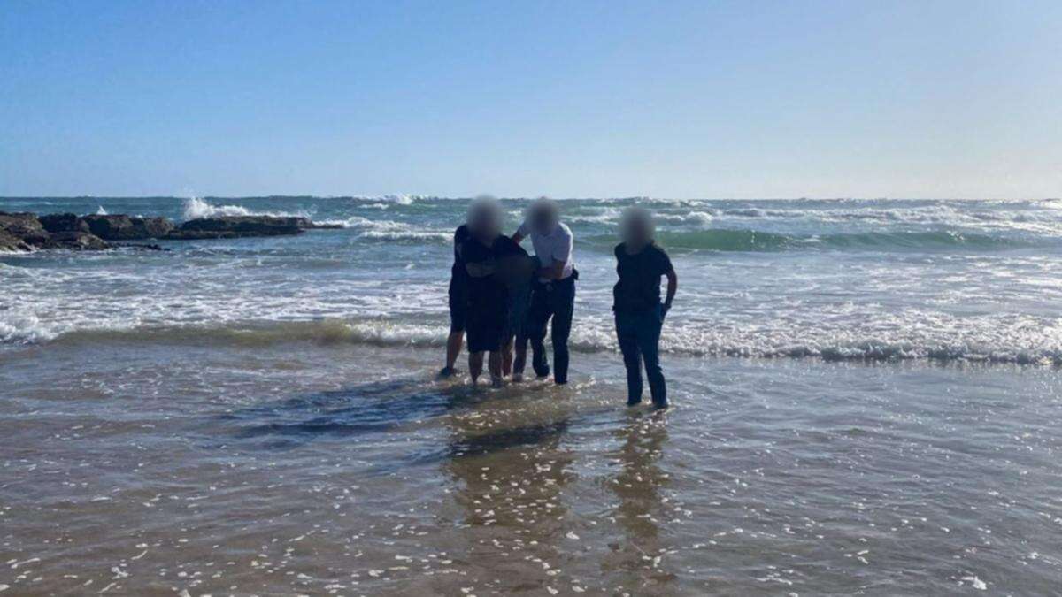 Man ‘arrested in the surf’ at NSW beach over alleged meth import