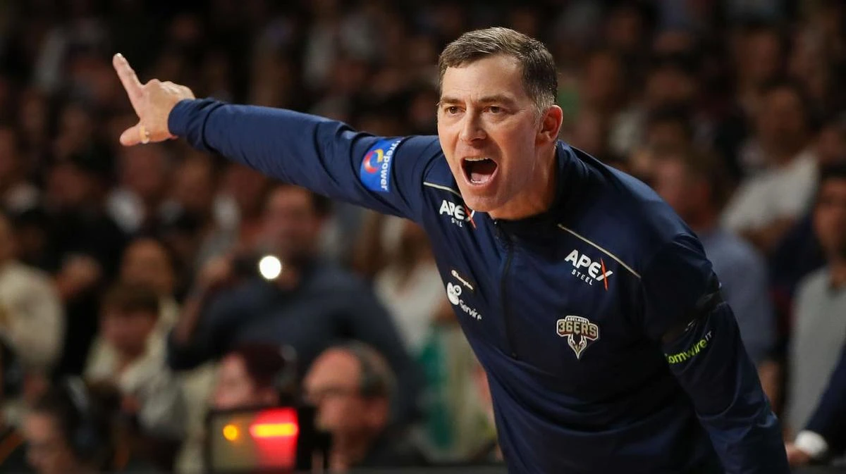 NBL coach quits one week after signing contract extension