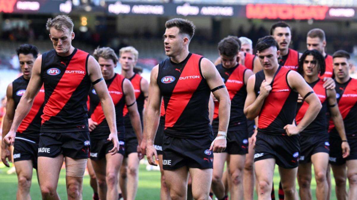 Alarm bells ringing at Essendon after entire team ‘wasn’t up to it’