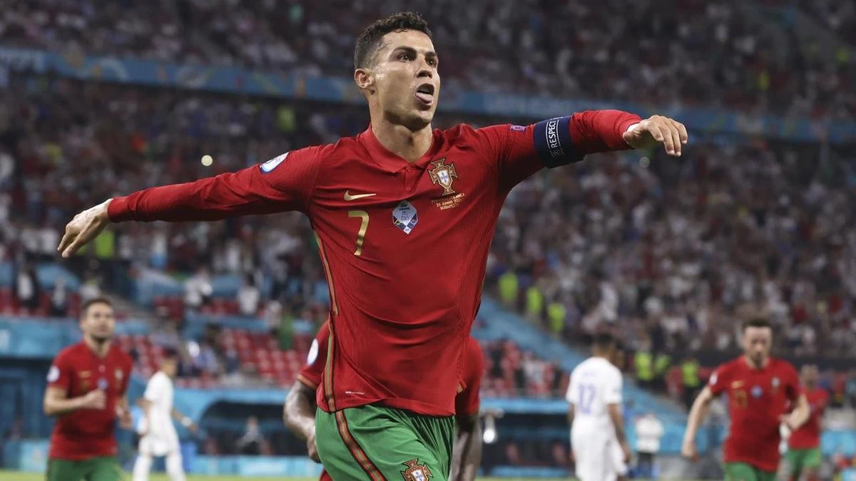 SoccerRonaldo a step closer to scoring history