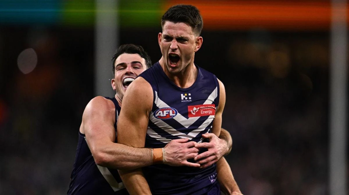 Fremantle cult hero emerges as shock trade target for rivals