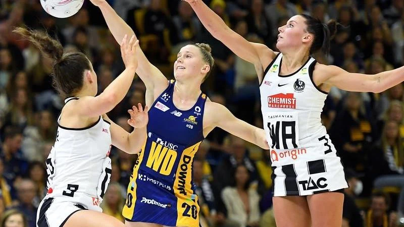 Lightning surge into netball's top spot