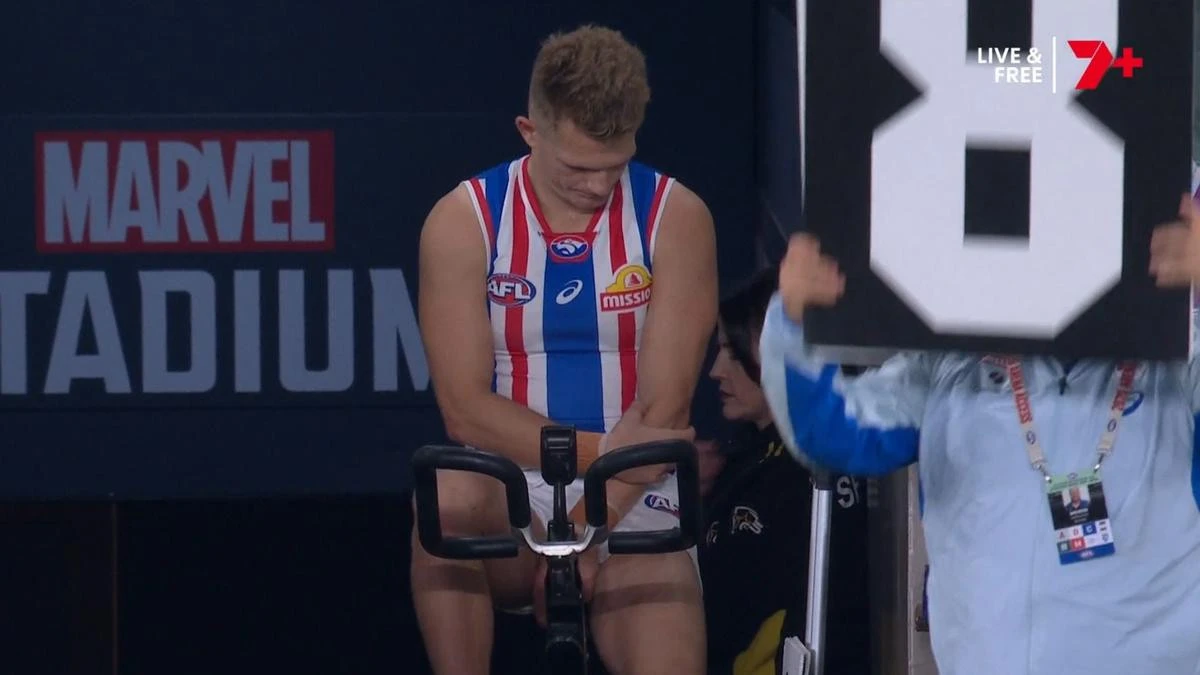 Western Bulldogs veteran in harsh spotlight after ‘strange’ scenes