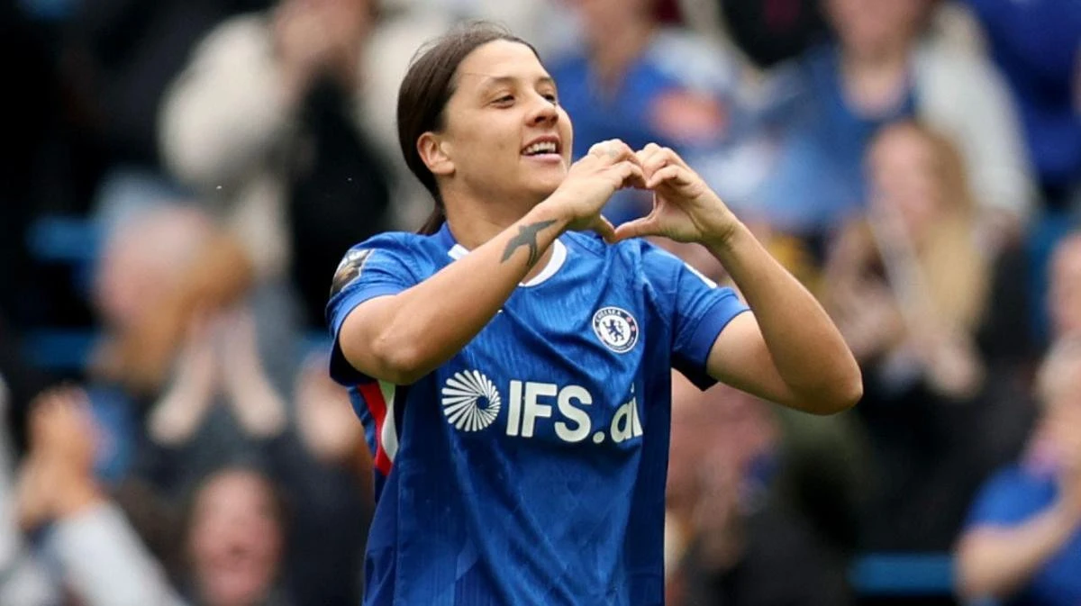 Emotional scenes as Sam Kerr farewells Chelsea in style
