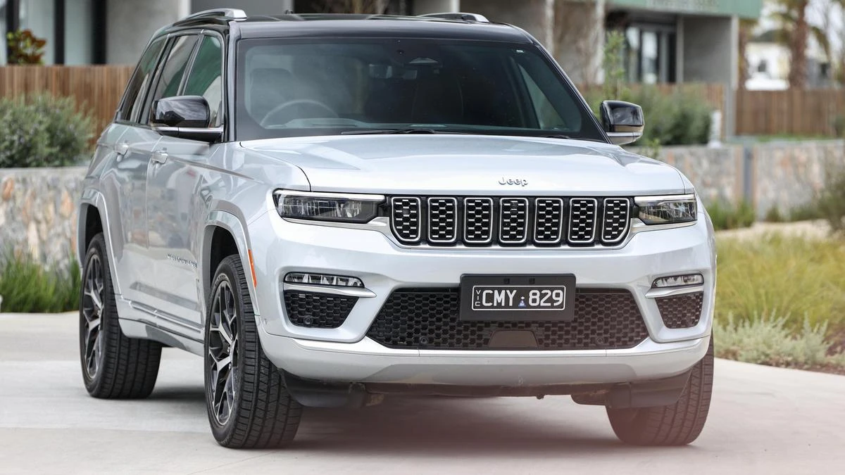 Jeep Grand Cherokee PHEV price slashed by over $30,000 in runout sale