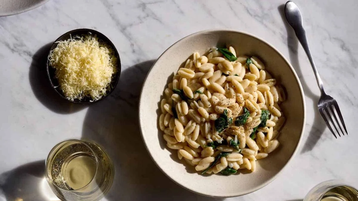 TV personality Dani Venn serves up a delicious bowl of cheesy gruyere pasta