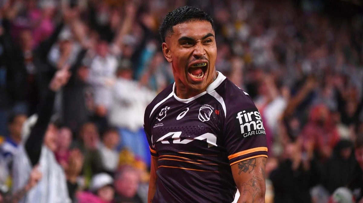 Broncos winger gives priceless reaction after waking up with two legs