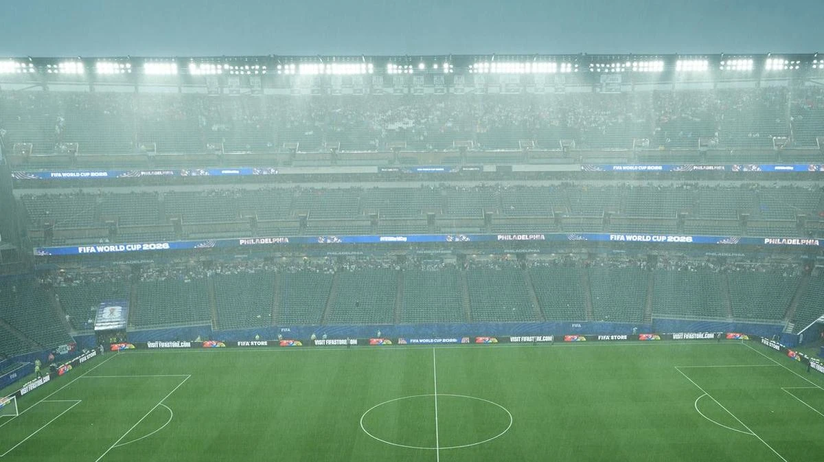 Wild weather stops FIFA World Cup match at half time